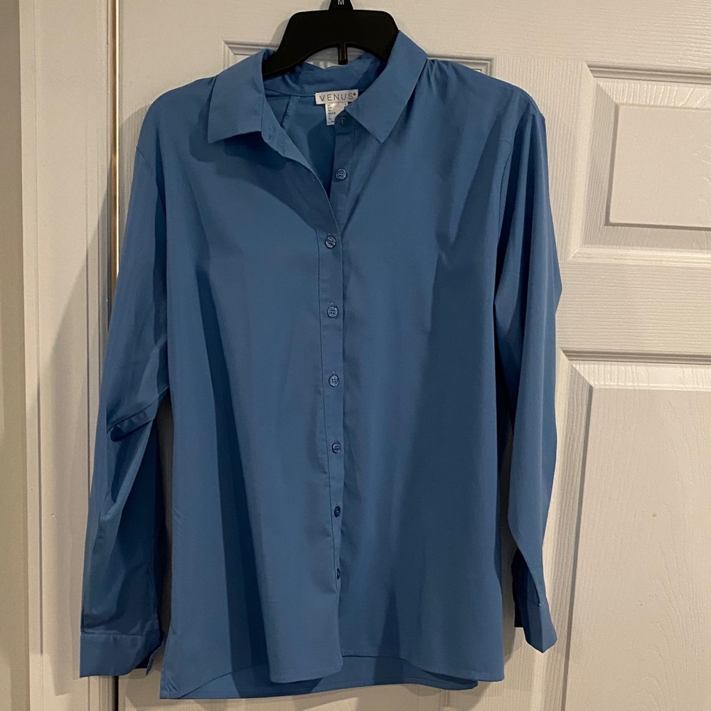 VENUS women’s Casual Button Down in Sky Blue
